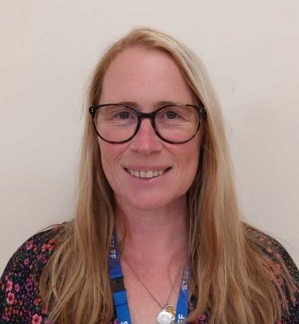 Mrs Lisa Williams Image